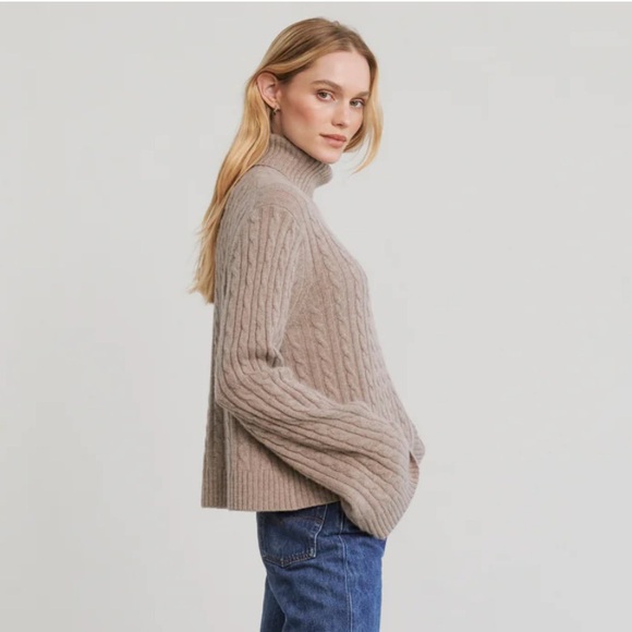 NWT! JENNI KAYNE Cable Nell Turtleneck in Taupe - S